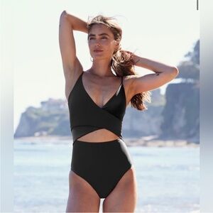 Summersalt Seabreeze Cutout Black One-Piece Swimsuit Size 10 Worn Once
